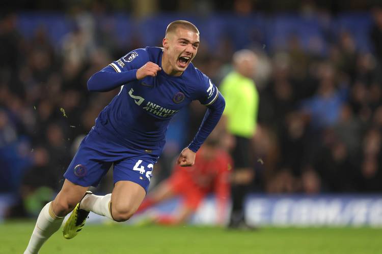 21 点进阶：算牌与桌选的协同效应。（21点进阶指南：记牌与选桌的相辅相成）