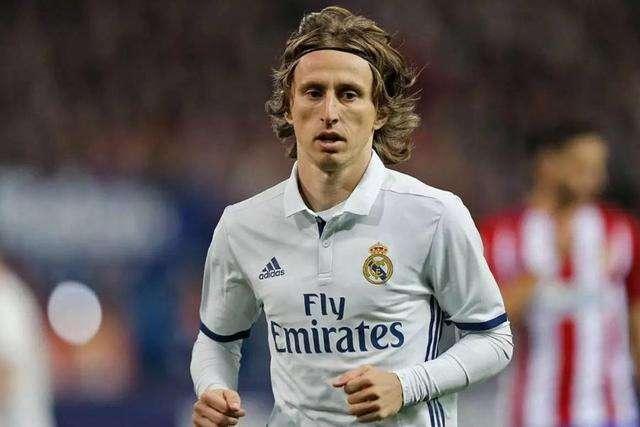 什么是“隐形强度”？那些不需要下注的好牌（解码隐形强度：手里不必下注的好牌）