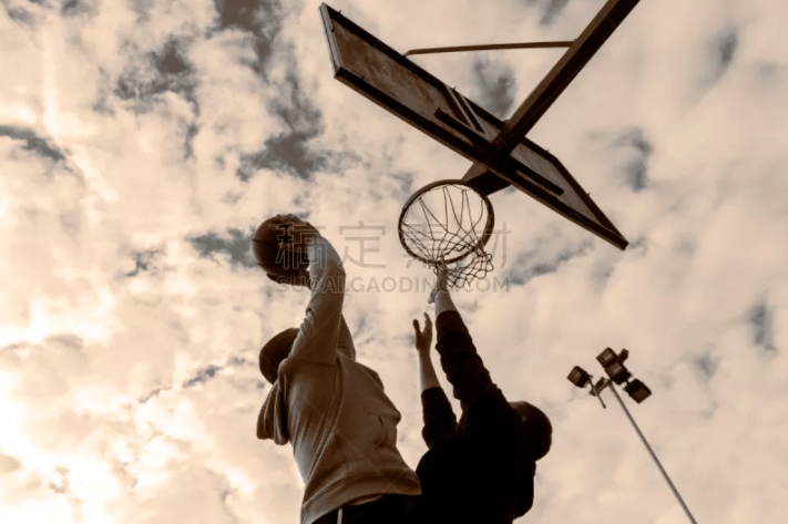 2008 亚洲大物：福留孝介加盟芝加哥小熊，首场比赛即击出追平三分炮